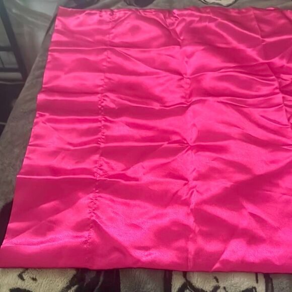 Juicy Couture Pink Pillowcase Cover - Picture 2 of 2